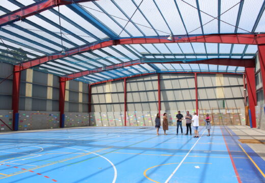 En marcha as obras de renovación da cuberta e das instalacións do pavillón deportivo do CEIP Gándara-Sofán